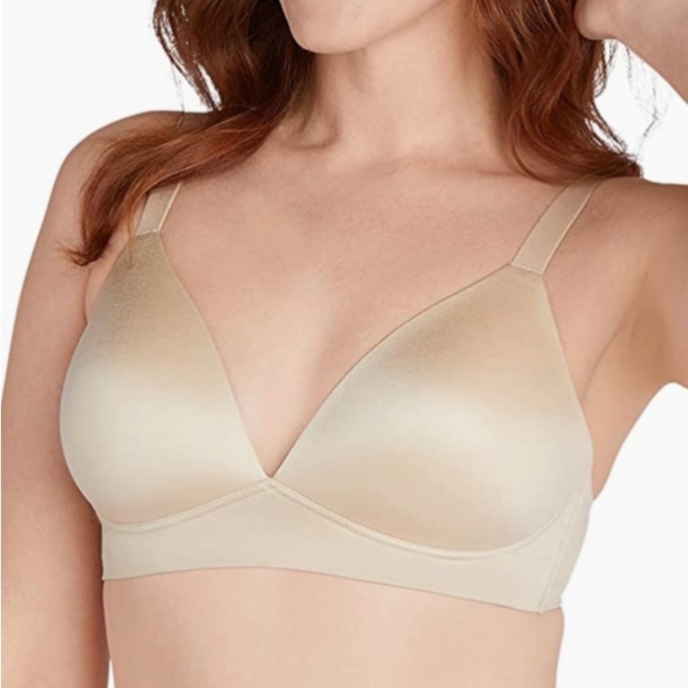4 Bali Comfort Revolution Soft Touch Wireless Bras With Convertible Straps
